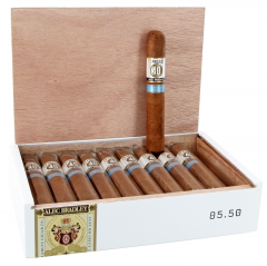 Alec Bradley Project 40 Robusto